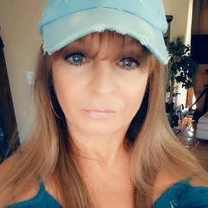 Meet your Posher, Janet